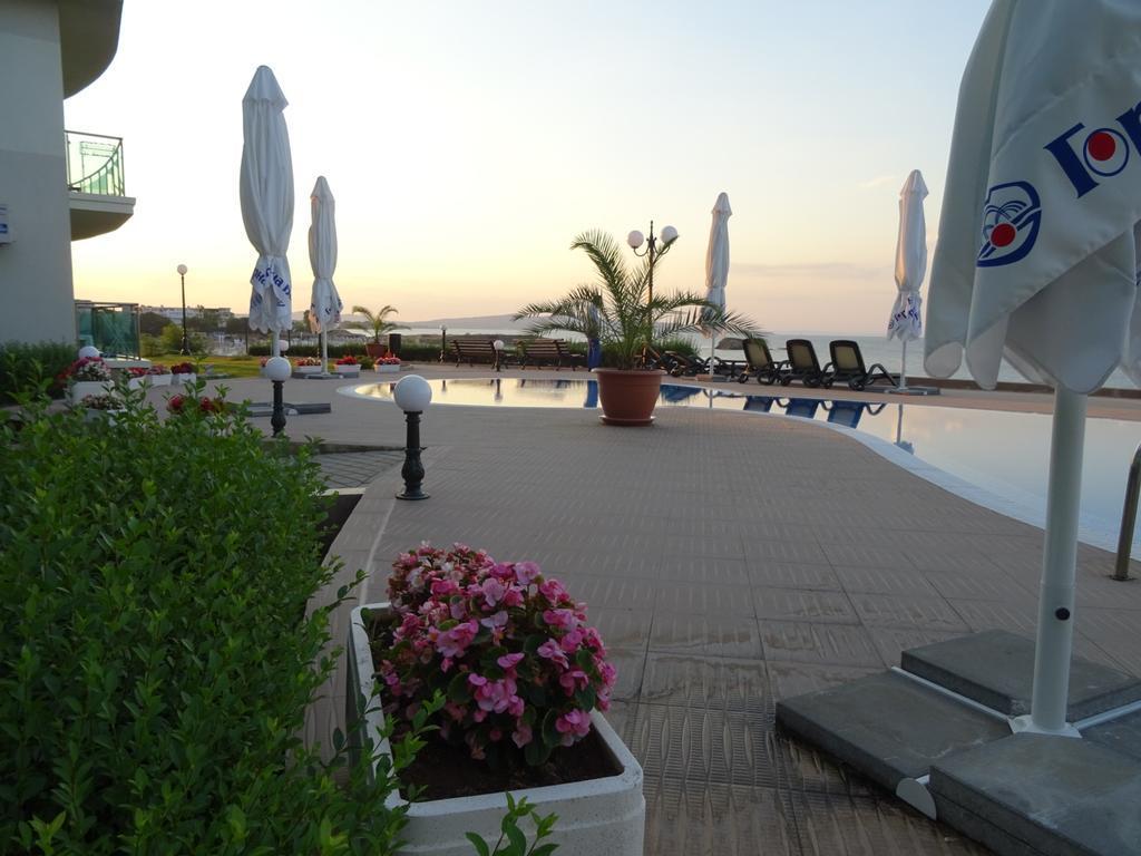 Alexander Lozenets Beach Complex Apartment Exteriör bild